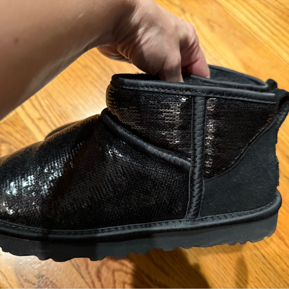 UGG Classic Ultra Mini Mirrorball Boot- women’s 8 - Picture 3 of 3